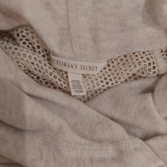 Sale $10❣️Ladies Victoria Secret long-sleeve hoodie size M (#186) - Picture 8 of 9